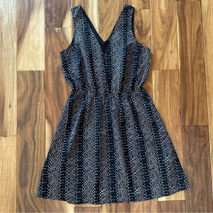 Dex Black & Grey V-Neck Snake Print Dress size Medium